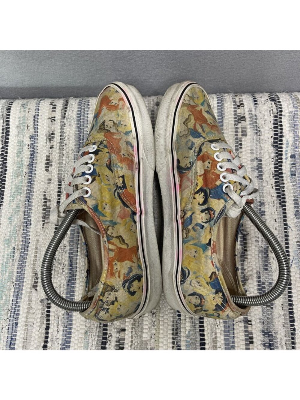 Vans Disney Princess Limited Edition Canvas Sneakers Womens Size 8.5 - Picture 6 of 12